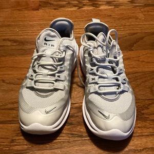 Nike air sneakers size 7